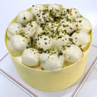 Beyaz Profiterollü Pasta